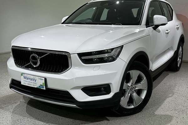 2019 Volvo XC40 T4 Momentum