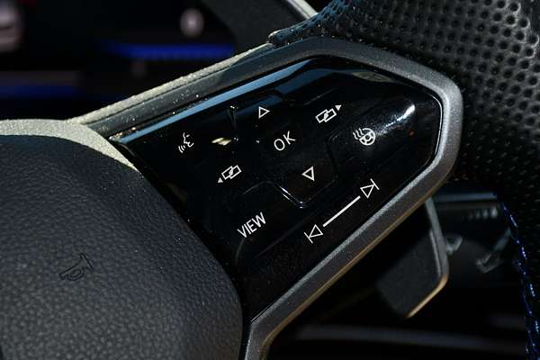 2022 Volkswagen Golf R 8