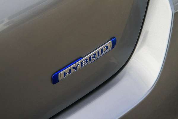 2025 Suzuki Swift Hybrid Plus UZ