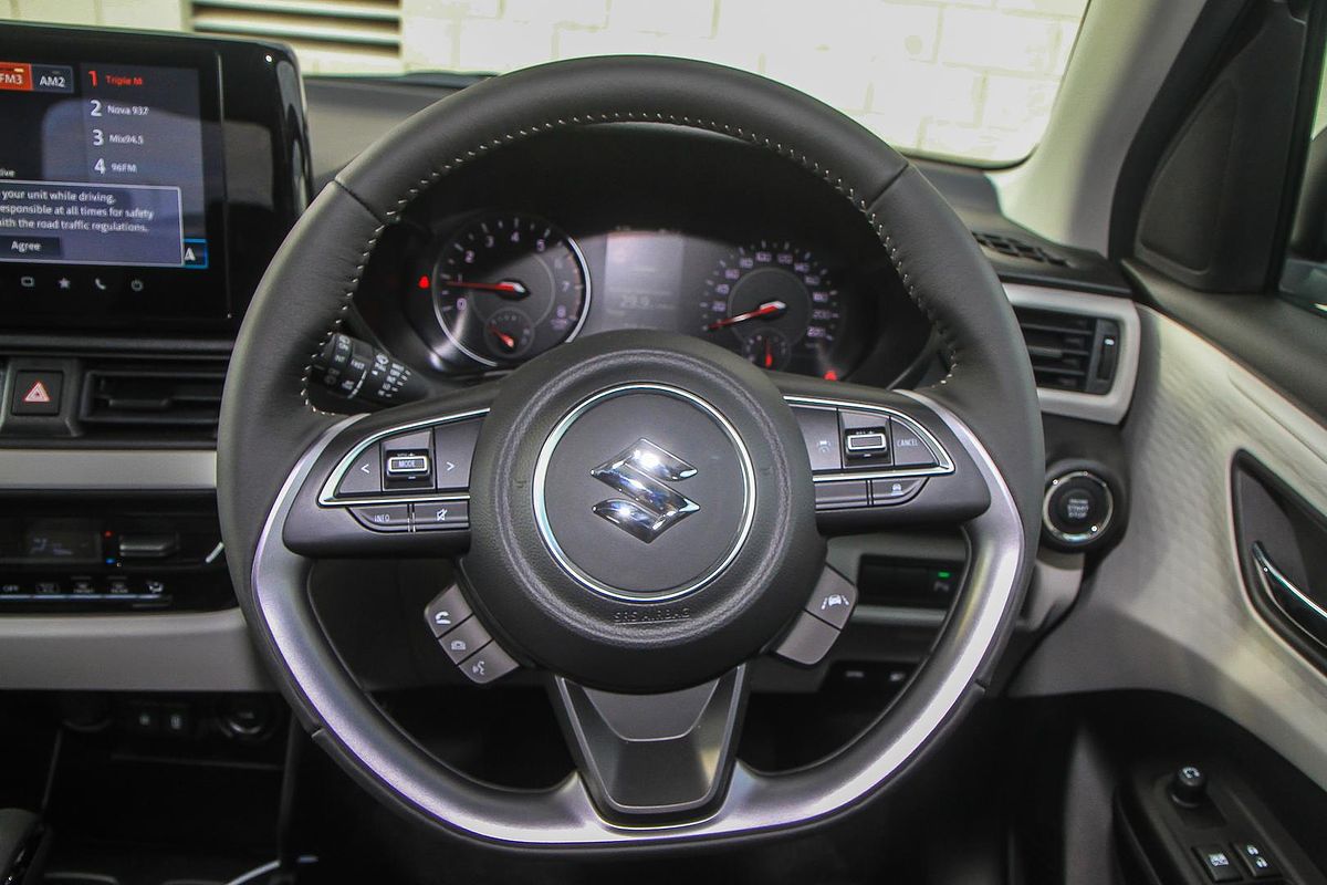 2025 Suzuki Swift Hybrid Plus UZ