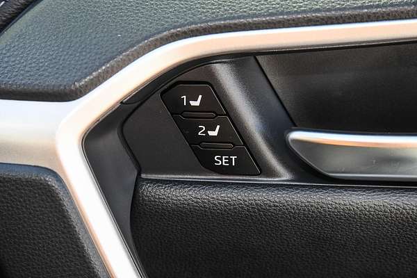 2025 Toyota RAV4 Cruiser AXAH52R