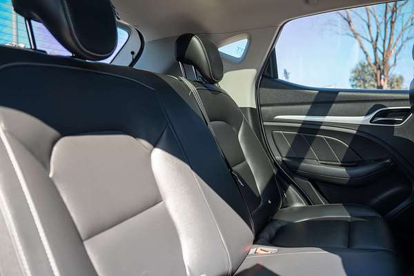 2019 MG ZS Essence AZS1