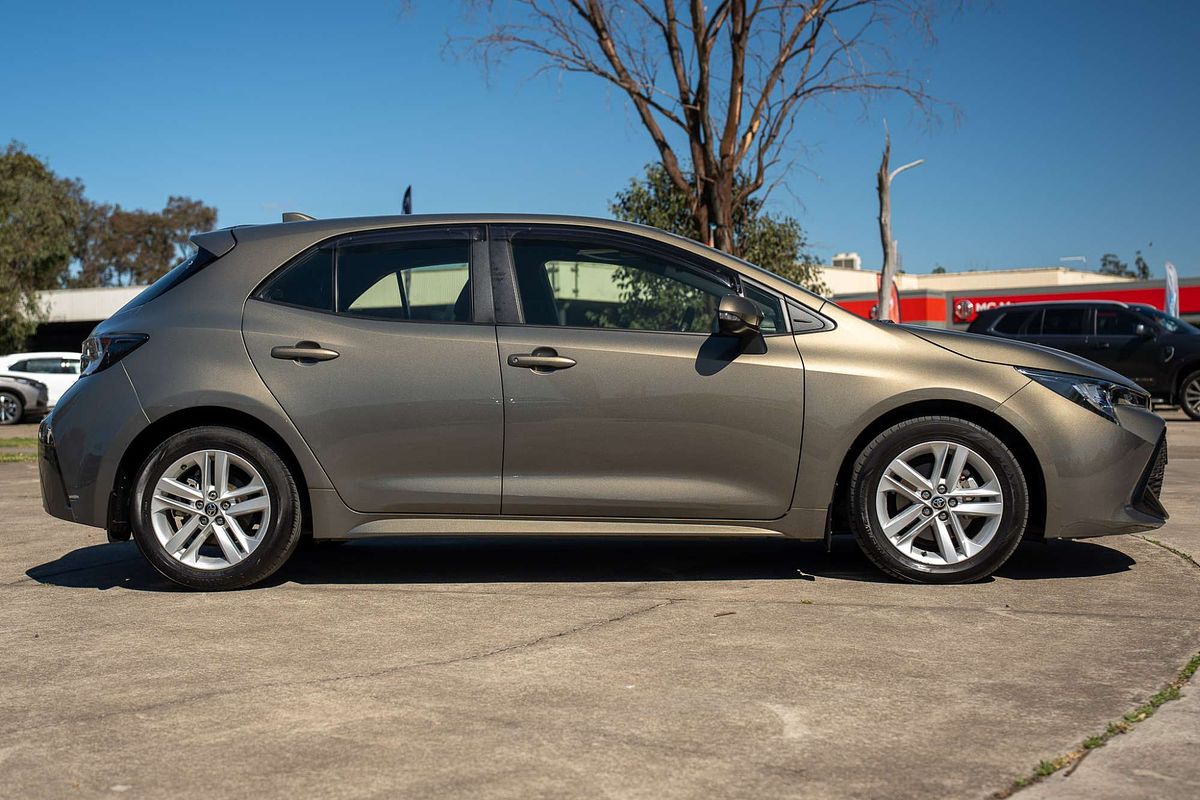 2018 Toyota Corolla Ascent Sport MZEA12R