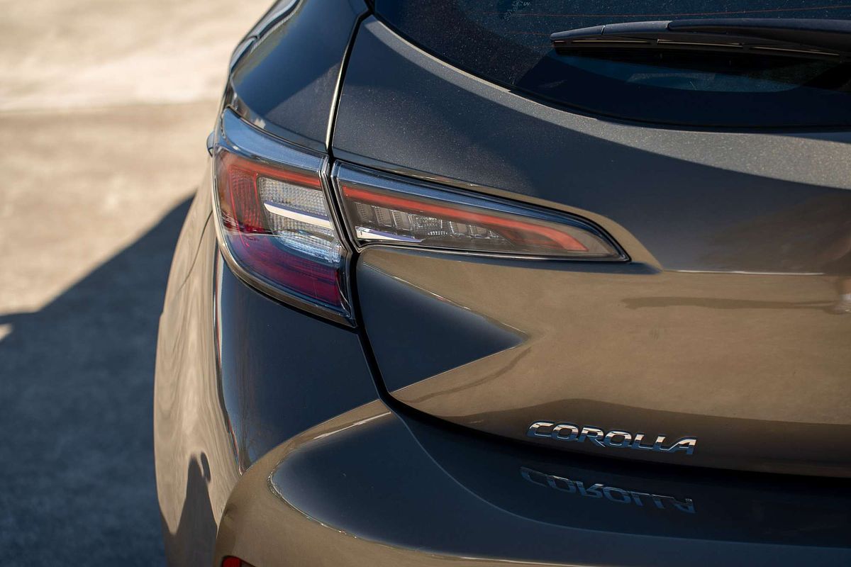 2018 Toyota Corolla Ascent Sport MZEA12R