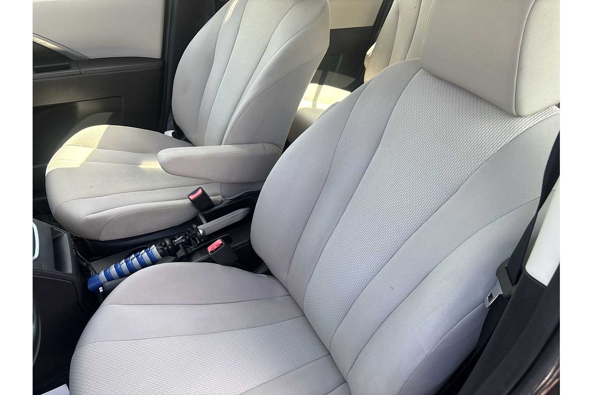 2013 Mazda MAZDA5 Sport
