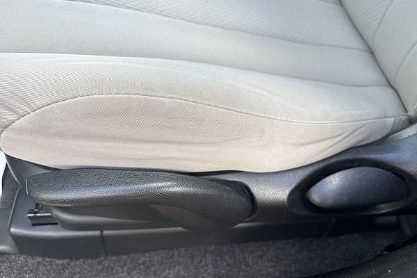 2013 Mazda MAZDA5 Sport