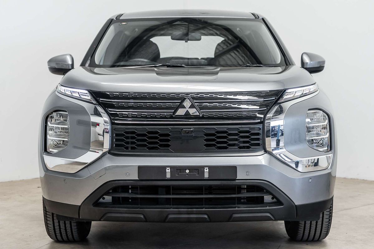 2022 Mitsubishi Outlander ES ZM