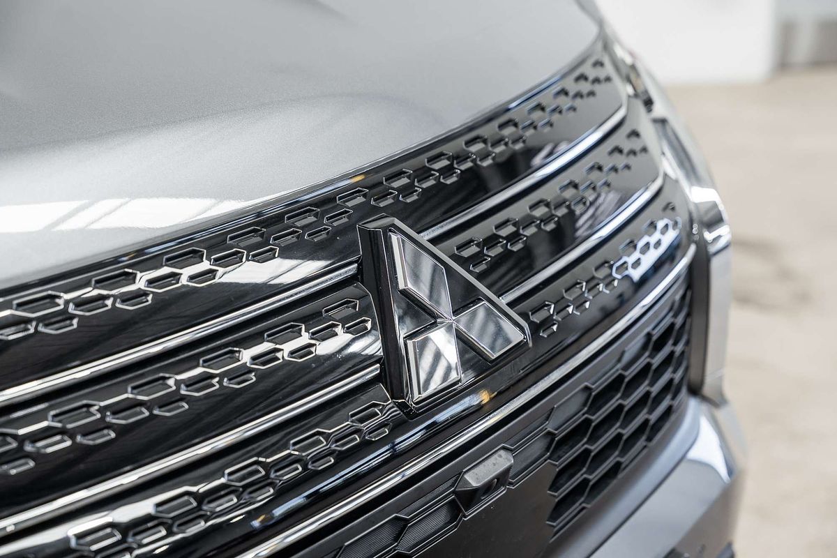 2022 Mitsubishi Outlander ES ZM