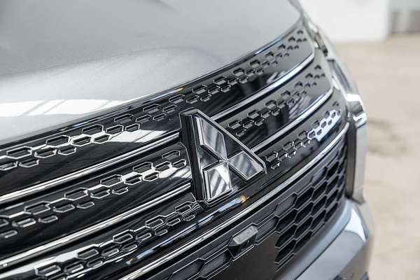 2022 Mitsubishi Outlander ES ZM