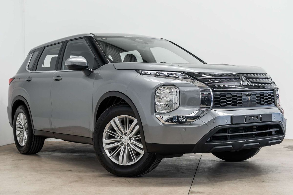 2022 Mitsubishi Outlander ES ZM