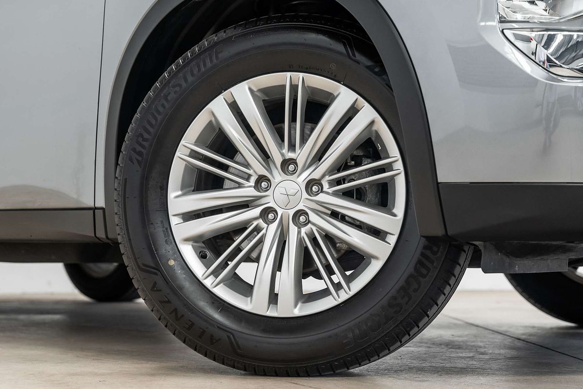 2022 Mitsubishi Outlander ES ZM