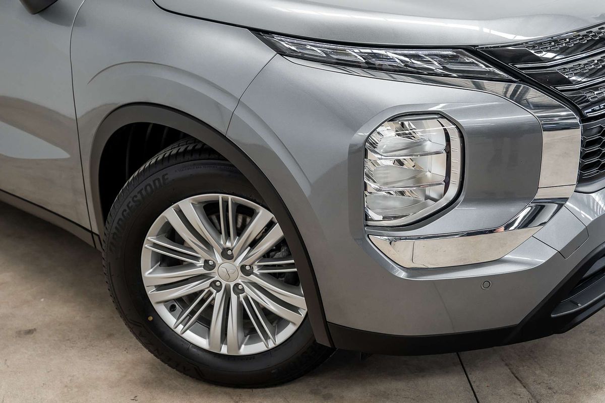 2022 Mitsubishi Outlander ES ZM