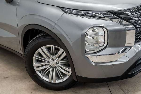 2022 Mitsubishi Outlander ES ZM