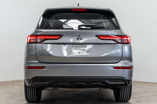 2022 Mitsubishi Outlander ES ZM