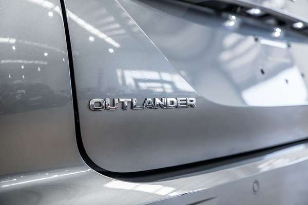2022 Mitsubishi Outlander ES ZM