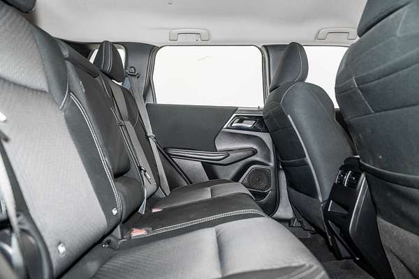 2022 Mitsubishi Outlander ES ZM