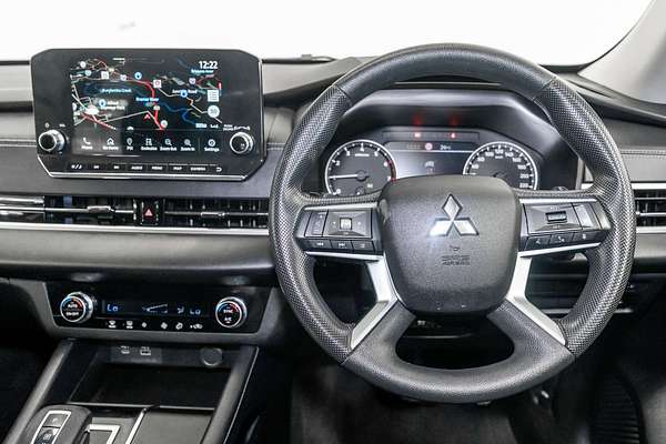 2022 Mitsubishi Outlander ES ZM