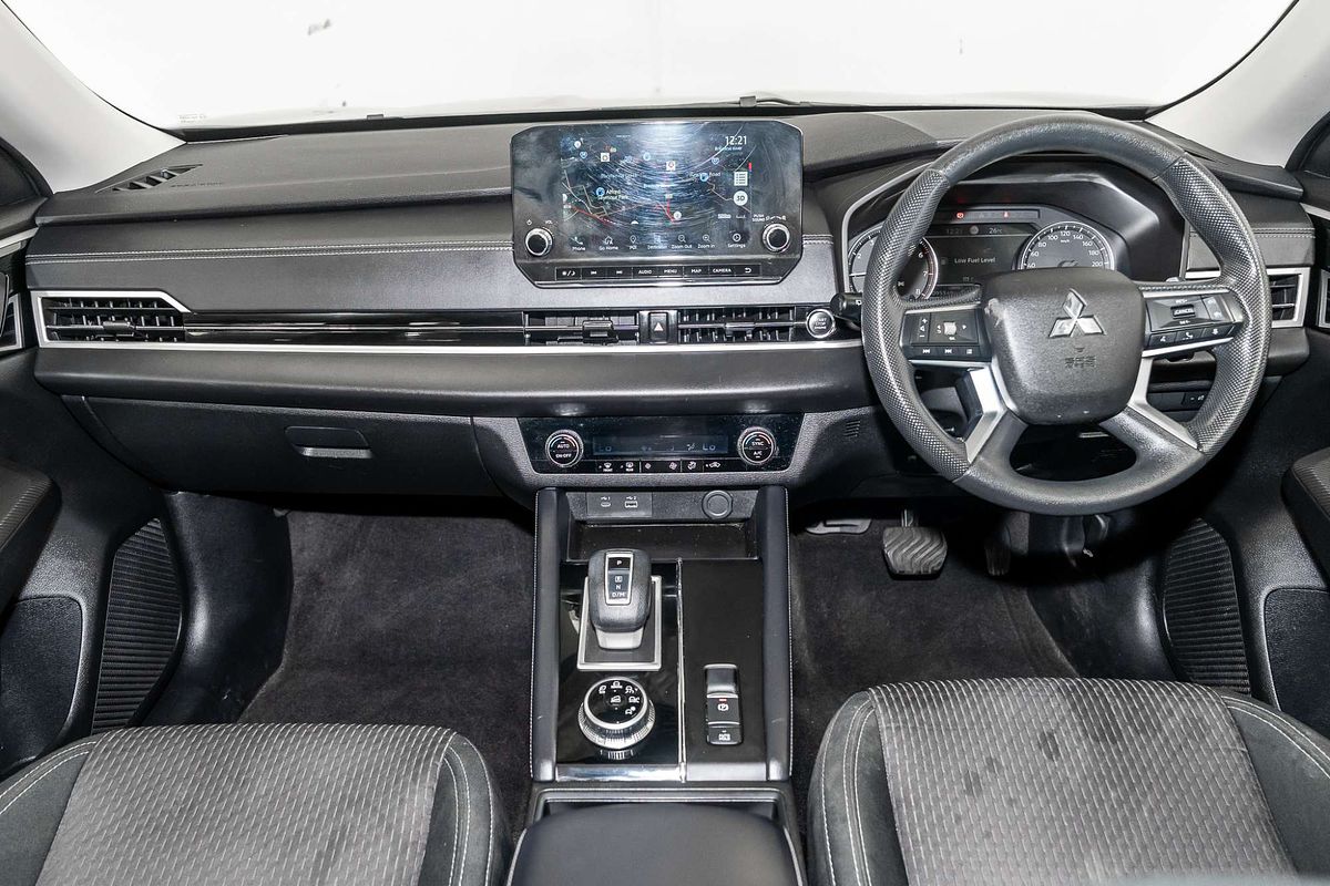 2022 Mitsubishi Outlander ES ZM