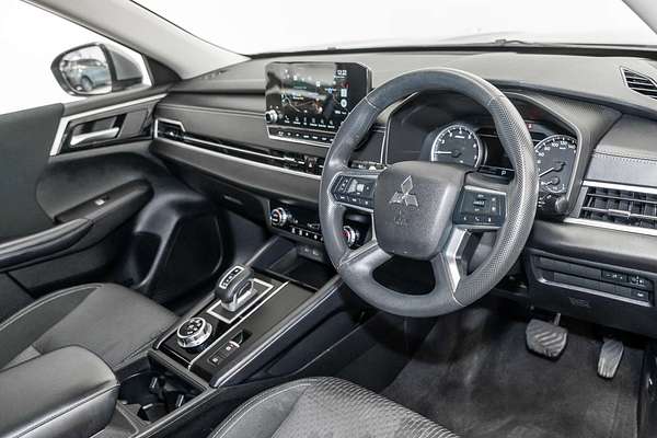 2022 Mitsubishi Outlander ES ZM