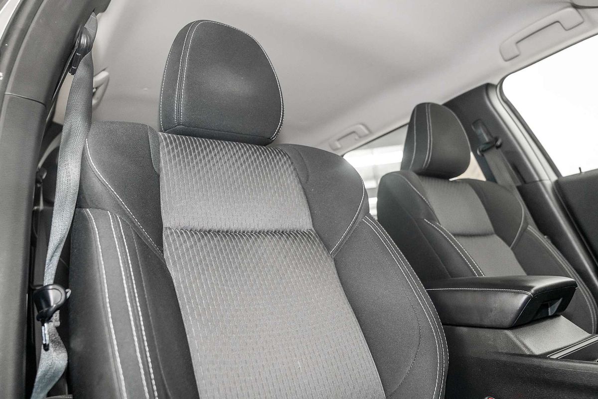 2022 Mitsubishi Outlander ES ZM