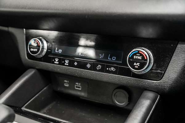 2022 Mitsubishi Outlander ES ZM