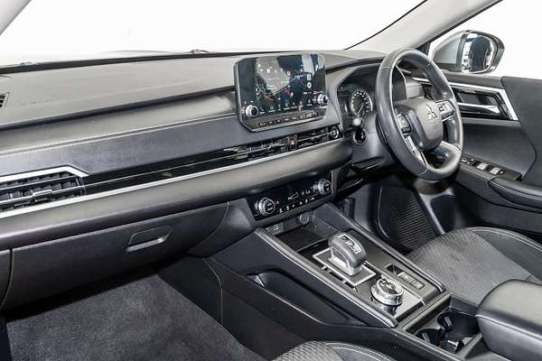 2022 Mitsubishi Outlander ES ZM