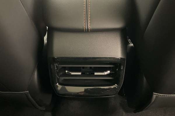 2025 MG HS Essence AS33