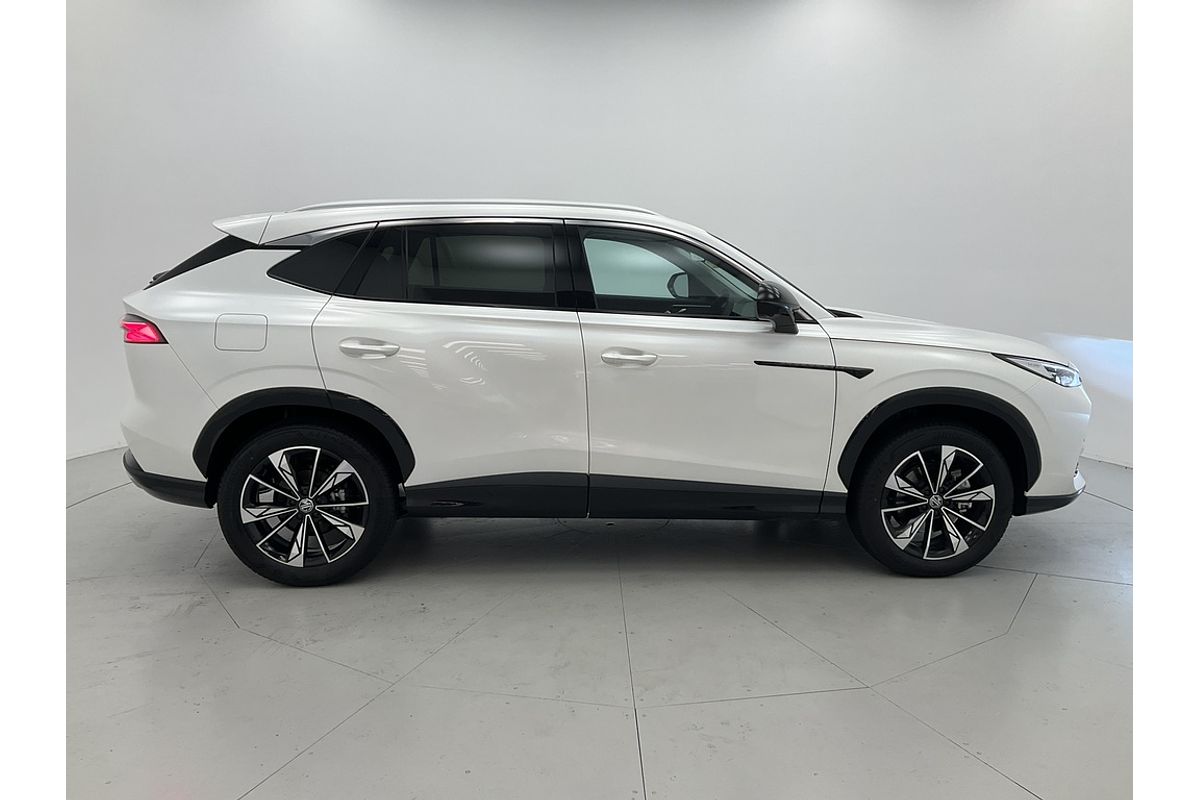 2025 MG HS Essence AS33