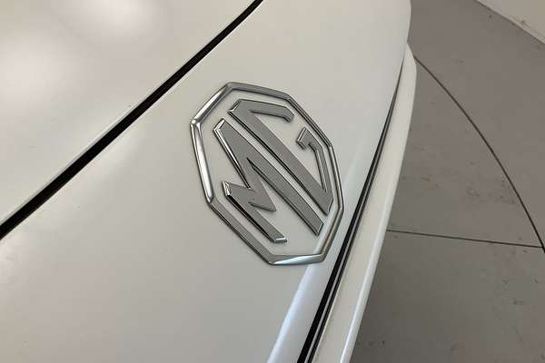 2025 MG HS Essence AS33