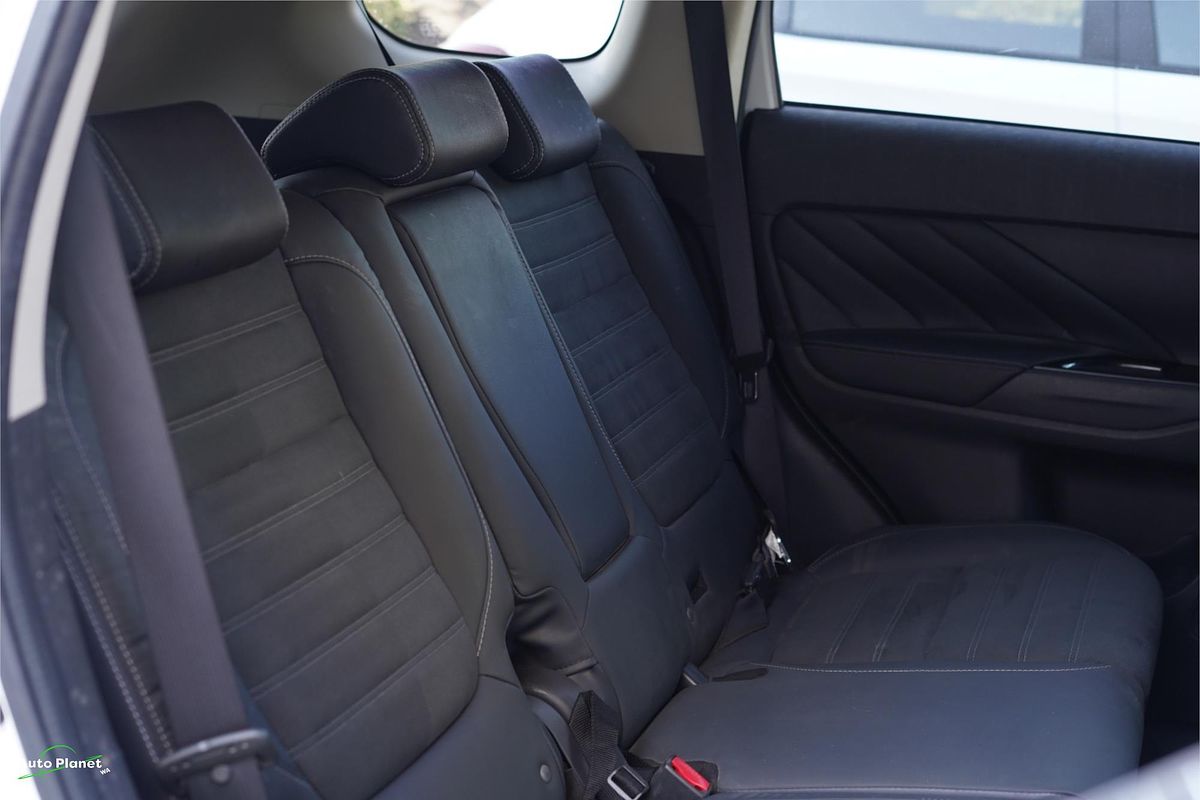 2017 Mitsubishi Outlander PHEV LS ZK