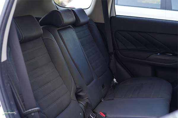 2017 Mitsubishi Outlander PHEV LS ZK