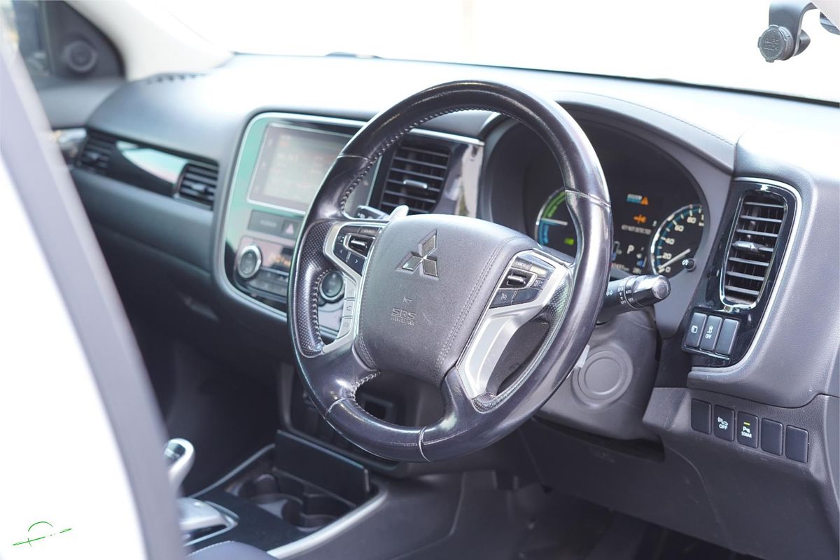 2017 Mitsubishi Outlander PHEV LS ZK