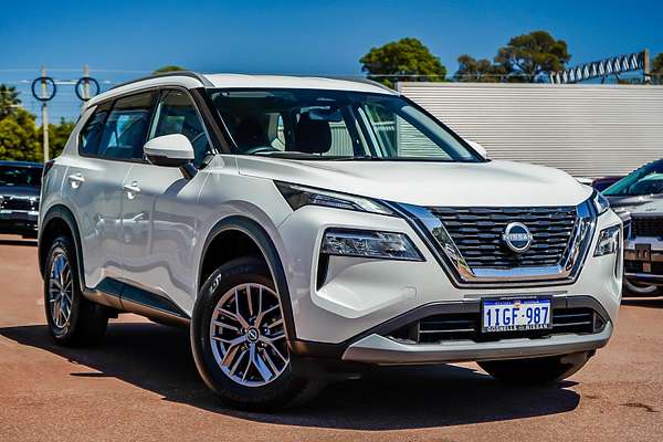 2024 Nissan X-TRAIL ST T33
