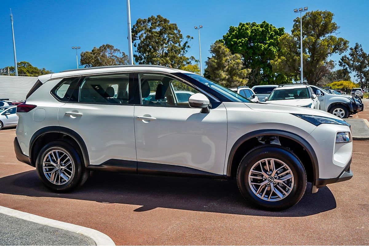 2024 Nissan X-TRAIL ST T33
