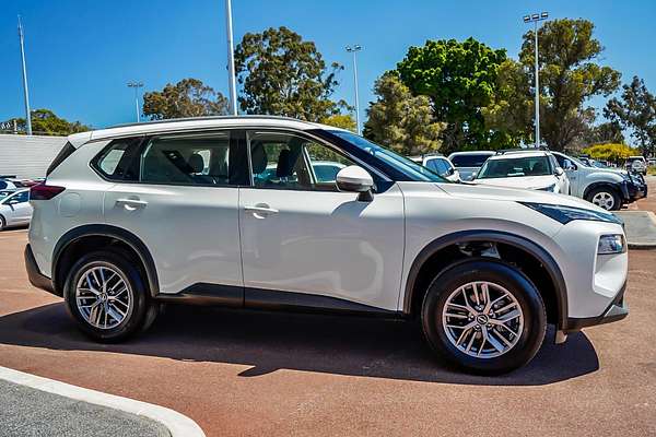 2024 Nissan X-TRAIL ST T33