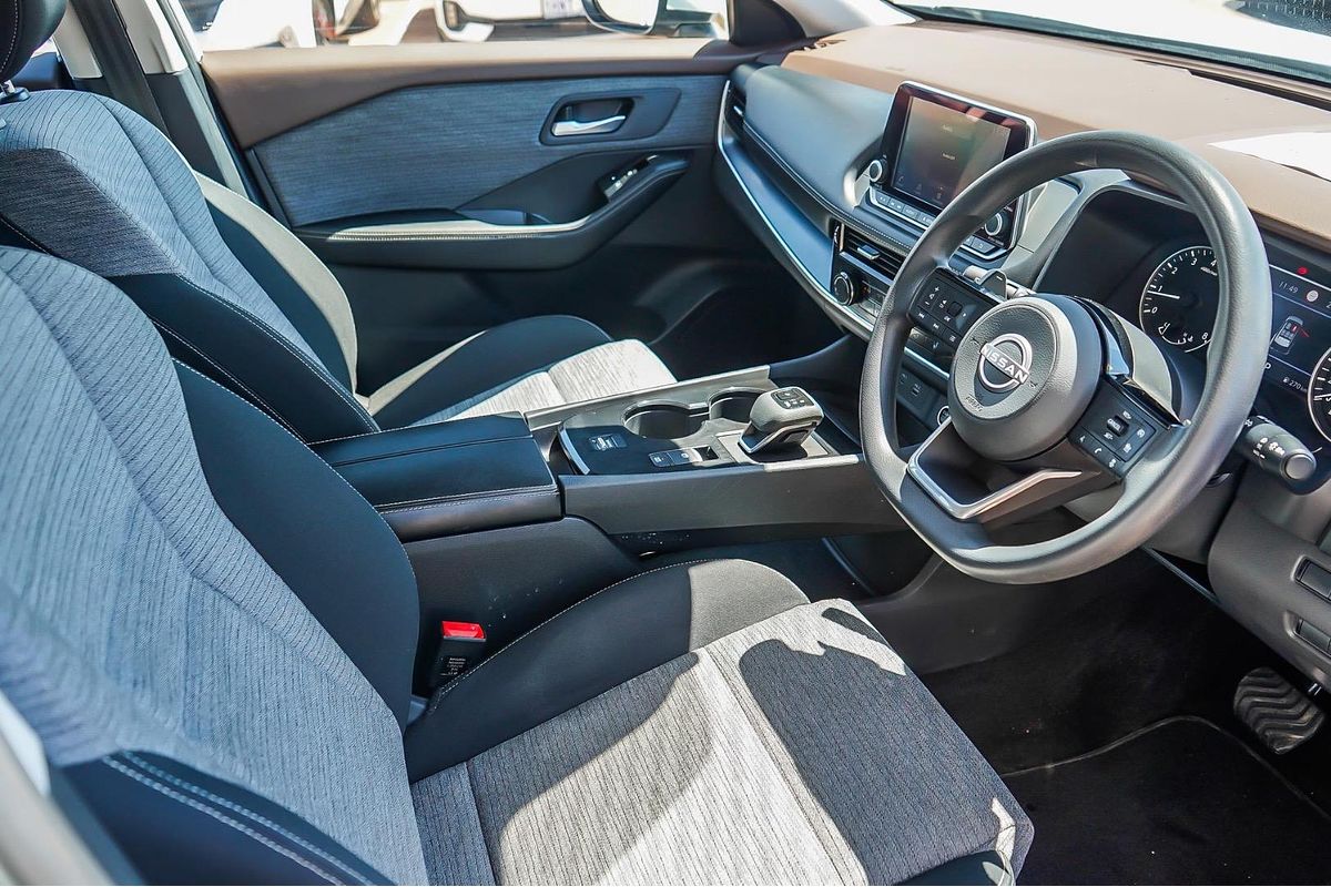 2024 Nissan X-TRAIL ST T33