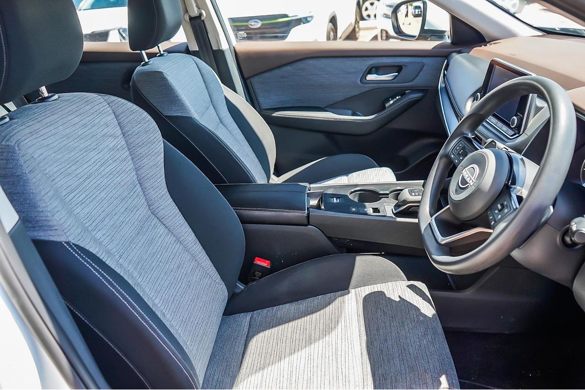 2024 Nissan X-TRAIL ST T33