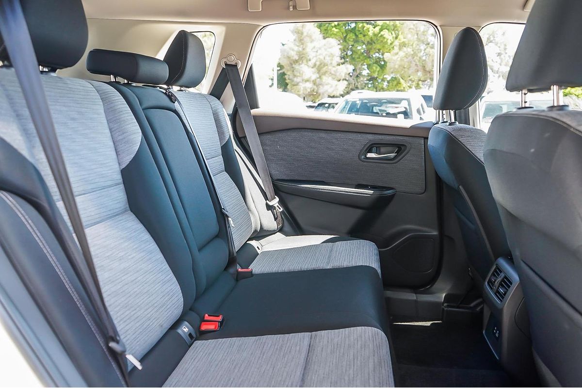 2024 Nissan X-TRAIL ST T33