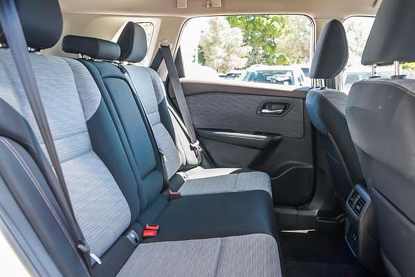 2024 Nissan X-TRAIL ST T33