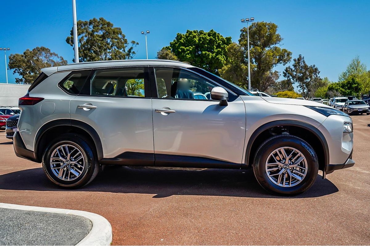 2024 Nissan X-TRAIL ST T33