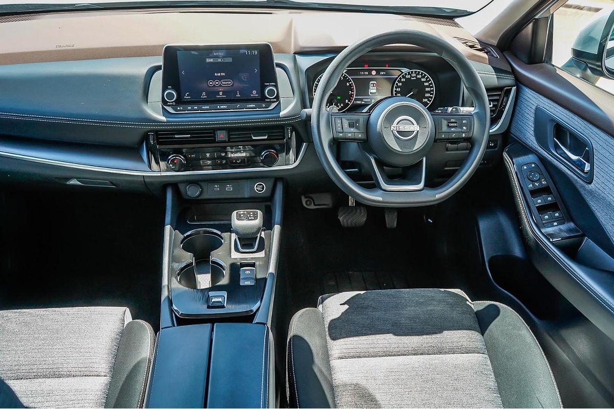 2024 Nissan X-TRAIL ST T33