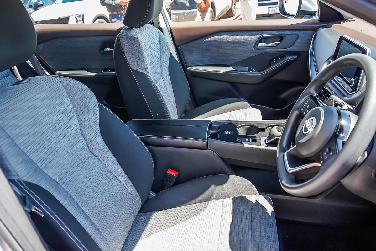 2024 Nissan X-TRAIL ST T33
