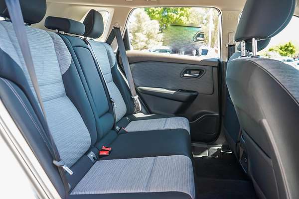 2024 Nissan X-TRAIL ST T33