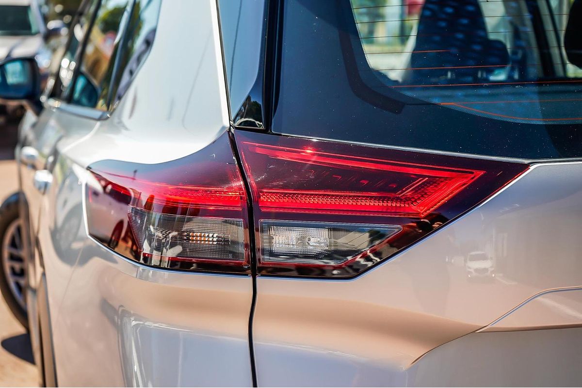 2024 Nissan X-TRAIL ST T33