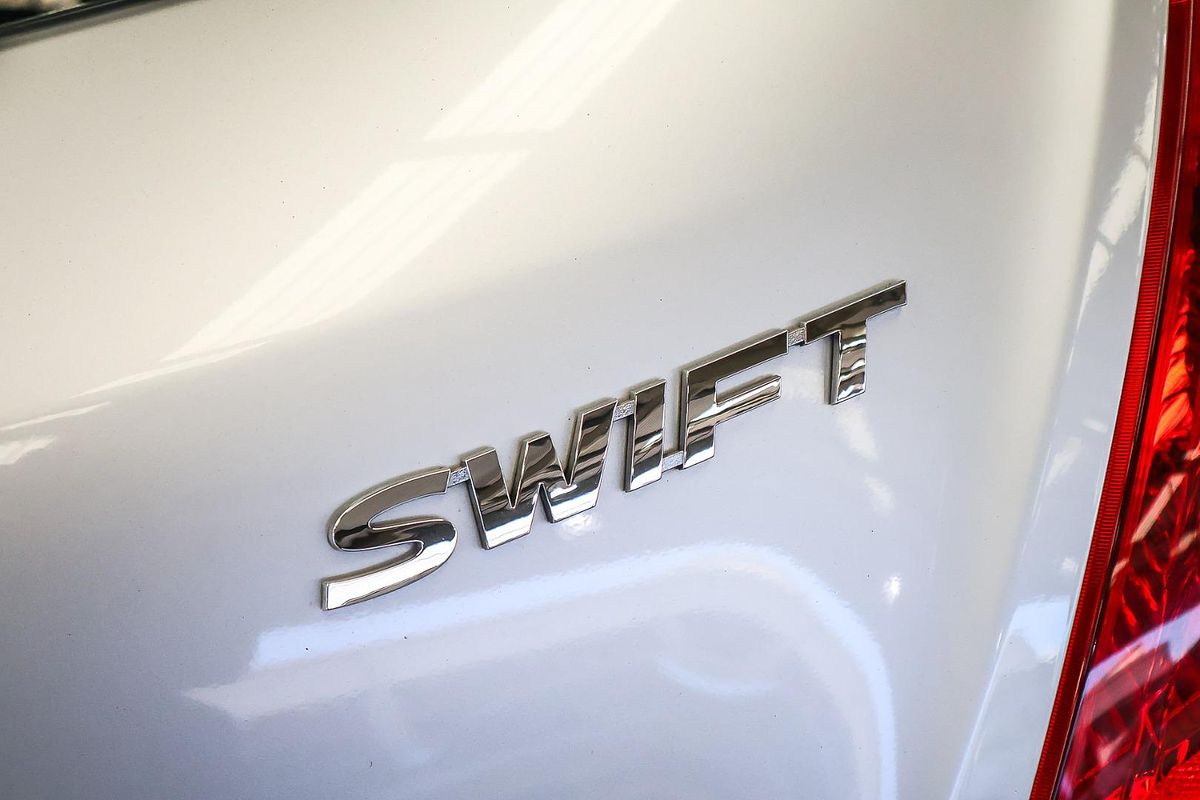 2015 Suzuki Swift GL Navigator FZ