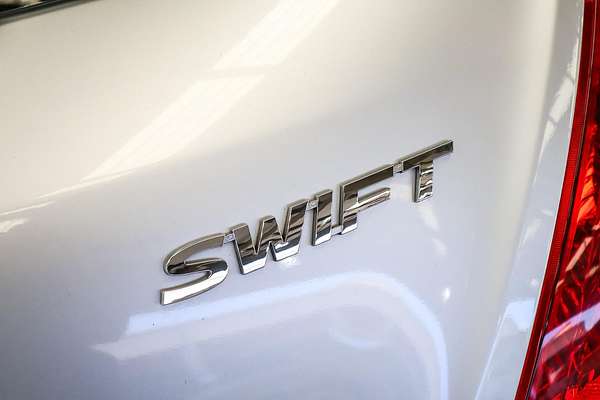 2015 Suzuki Swift GL Navigator FZ