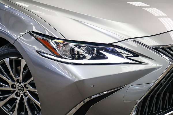 2019 Lexus ES ES300h Luxury AXZH10R