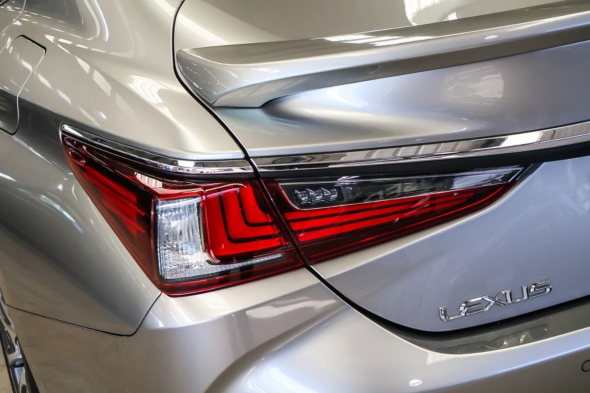 2019 Lexus ES ES300h Luxury AXZH10R