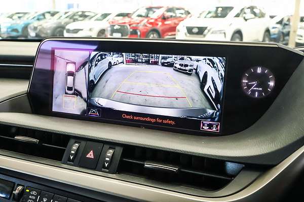 2019 Lexus ES ES300h Luxury AXZH10R