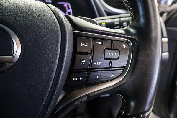 2019 Lexus ES ES300h Luxury AXZH10R